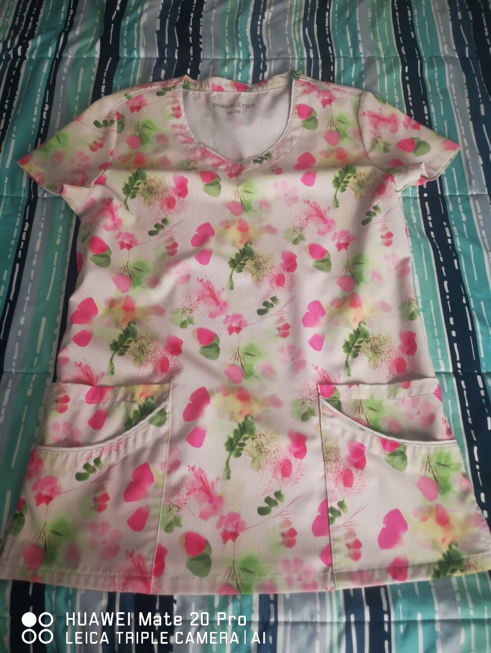 Sorrento Floral V-Neck Short Sleeve Scrub Top - Pink & Green